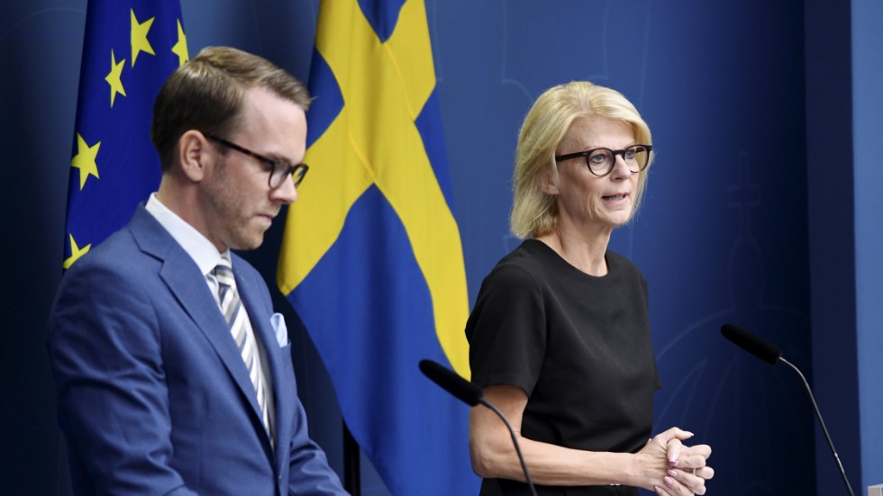 Finansminister Elisabeth Svantesson (M) och infrastruktur- och bostadsminister Andreas Carlson (KD) presenterar nya förslag på bostadsområdet.