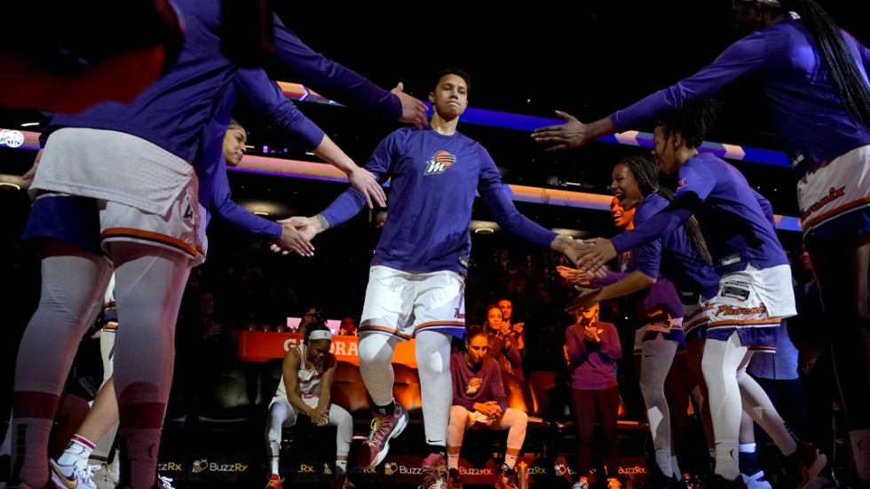 Brittney Griner presenteras inför matchen.