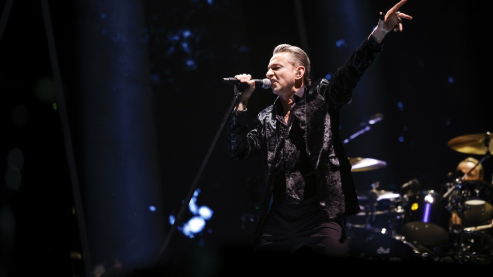 Dave Gahan i syntpopbandet Depeche Mode under en konsert i Friends Arena.