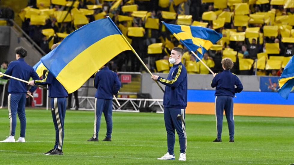 Sverige manifesterade för Ukrainas krigsoffer inför herrlandslagets playoffsemifinal mot Tjeckien på Friends arena förra månaden. När damlandslaget tar emot Irland i VM-kvalet på Gamla Ullevi på tisdag blir det ett liknande ställningstagande. Arkivbild.