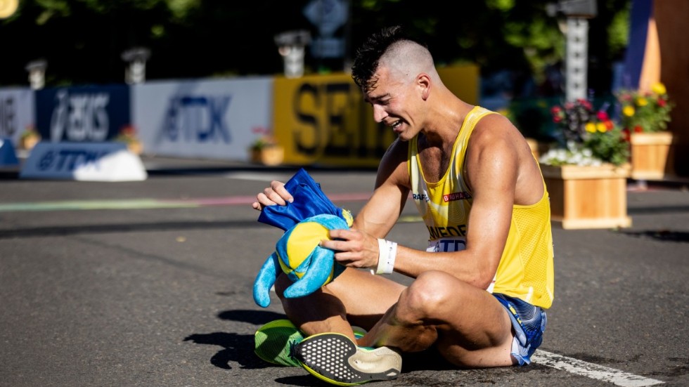 Perseus Karlström hyllade sin mamma Siv efter VM-bronset på 35 km i Eugene.