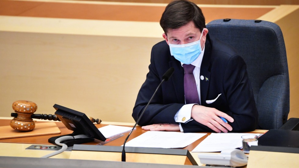 Talman Andreas Norlén kommer, liksom samtliga riksdagsledamöter, att bära munskydd under misstroendeomröstningen på måndag. Arkivbild.