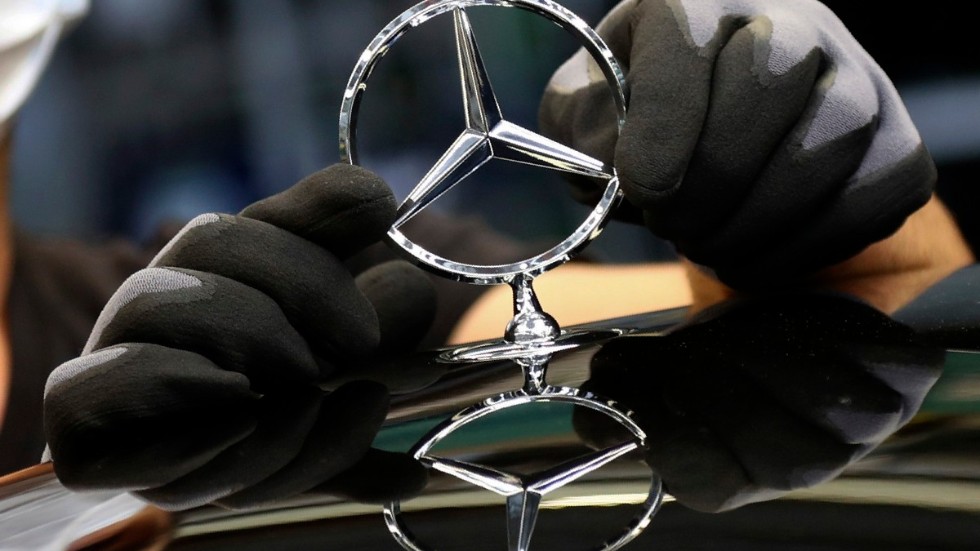 Daimlerägda Mercedes har använt flera tidigare okända sätt att manipulera utsläppen från sina dieselbilar, enligt en tysk miljöorganisation. Arkivbild.