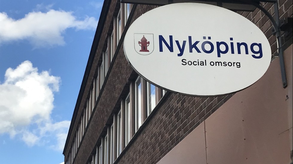 Fackförbundet Vision motsätter sig bestämt arbetsgivarens planer på att minska personaltätheten inom Social omsorg, skriver För Vision i Nyköpings kommun, Per Norrhäll och Johanna Kullman Böö.