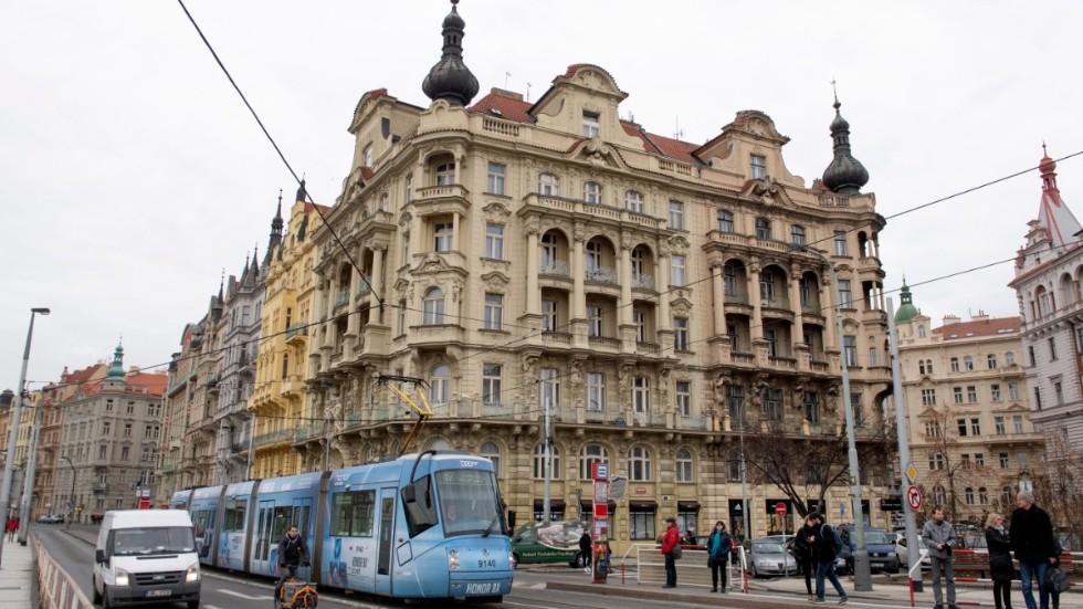 i Prag samt i närmaste zoner runt Prag åker all över 70 gratis i tunnelbanan, buss, spårvagn, skriver Blanka Karlsson.