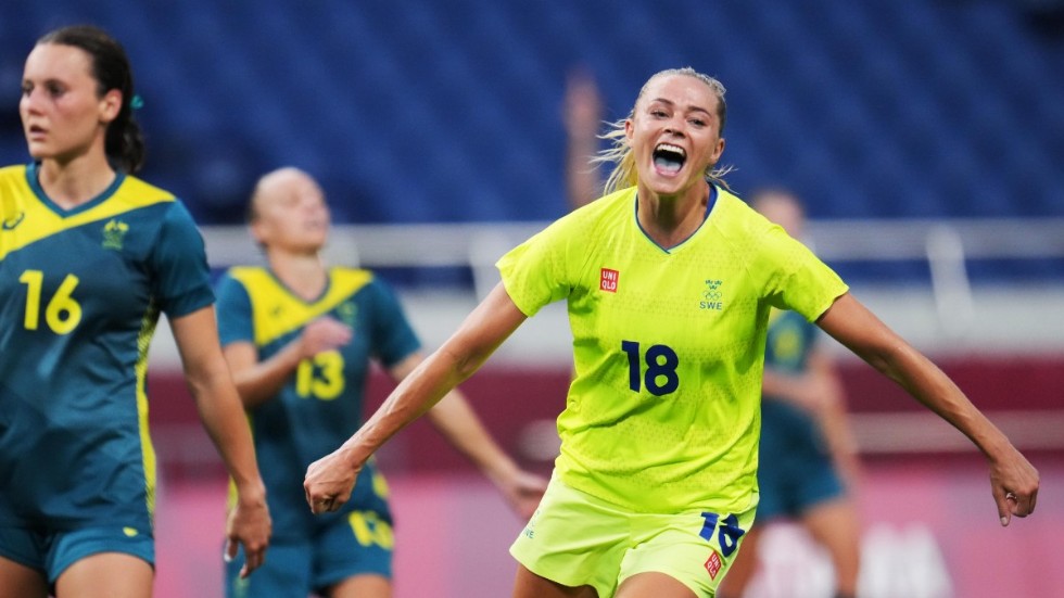 Fridolina Rolfö blev tvåmålsskytt när Sverige slog Australien tog andra raka segern i OS i Tokyo.