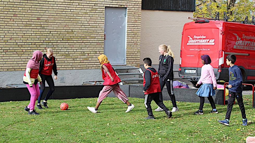 En aktiviteterna under dagen, fotboll där mixade lag mötte varandra.