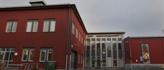 Gymnasium stängs sedan parasit hittats – flera elever sjuka • Tusen personer berörs