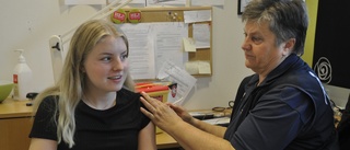 Gymnasieeleven Hanna Söderholm fick vaccin i skolan: "Det kanske gör att fler tar vaccinet"