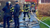 Familj flydde ur brinnande hus på Arnö – kvinna fördes till sjukhus
