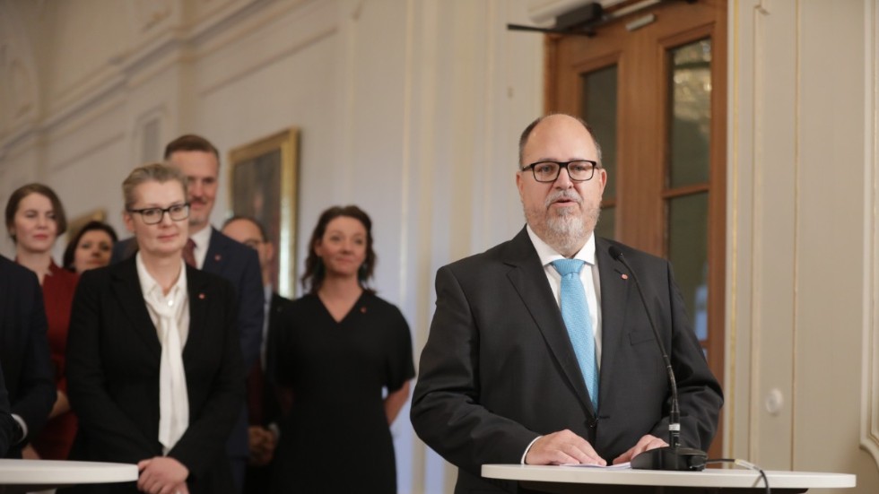 Näringsminister Karl-Petter Thorwaldsson talar vid en pressträff efter att statsminister Magdalena Andersson (S) presenterat sin nya regering.