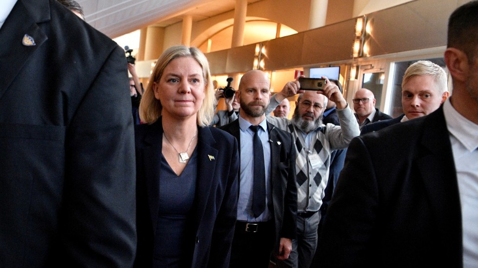 Magdalena Andersson (S) valdes för andra gången på kort tid till statsminister och regeringsbildare. Under tiden har blockpolitiken fått det svårare.