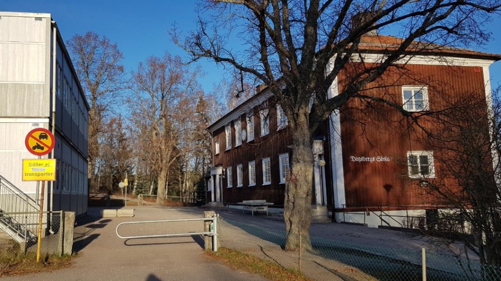 Nu förfaller Dagsbergs skola, trots att den och kyrkbyn är av riksintresse. Byggnaderna är kulturminnesmärkta och måste underhållas och får inte rivas, skriver Anders Wennerblad.