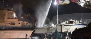 Flera båtar brann efter explosion i Malmö