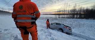 Bil i diket efter Björkskataleden