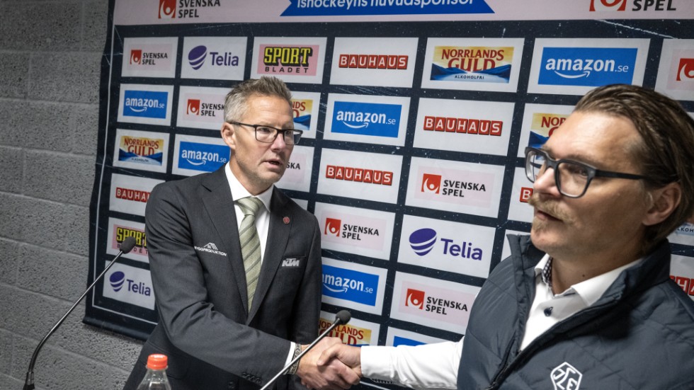 Johan Hedberg, ny tränare i Örebro och från Leksand, och Leksands tränare Björn Hellkvist under presskonferensen efter matchen.