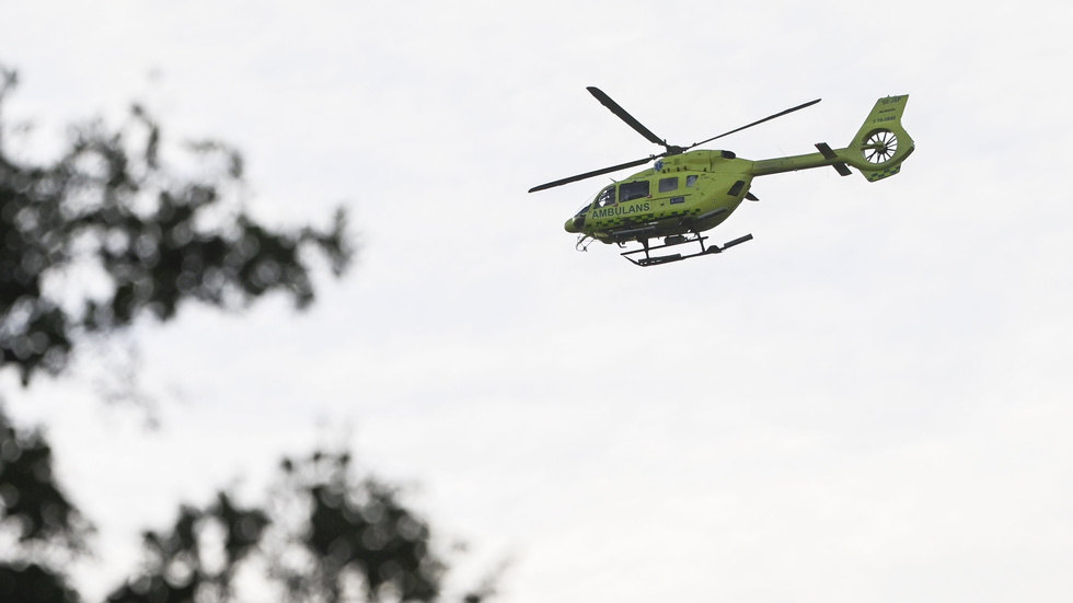 Mannen fördes med ambulanshelikopter till Sahlgrenska Universitetssjukhuset i Göteborg. Arkivbild.