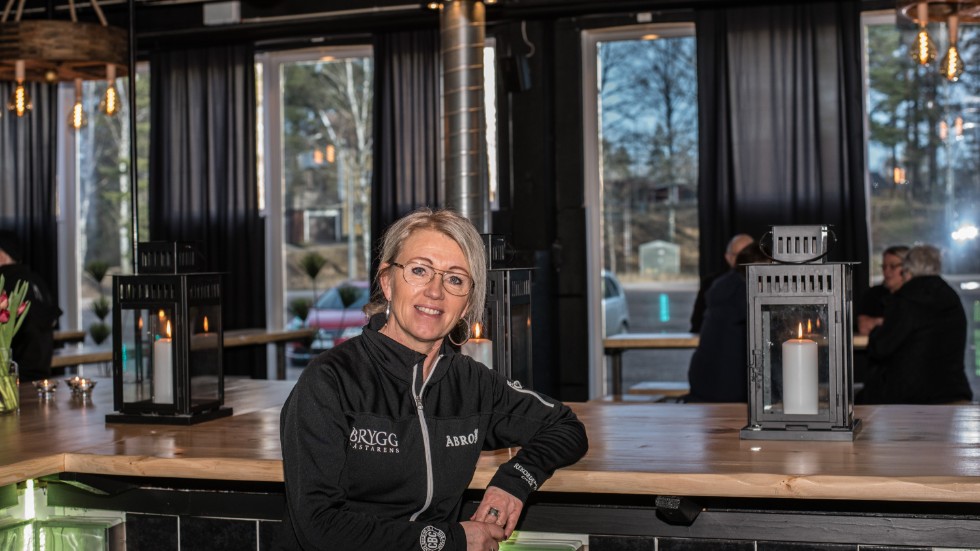 I lördags var det invigning av den nya puben. "Det var renoveringsbehov, och antalet gäster i puben har minskat, så vi har gjort en uppryckning", säger Lena Josefsson, en av arrangörerna. 