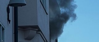 Lägenhetsbrand i Mjölby – två personer till sjukhus