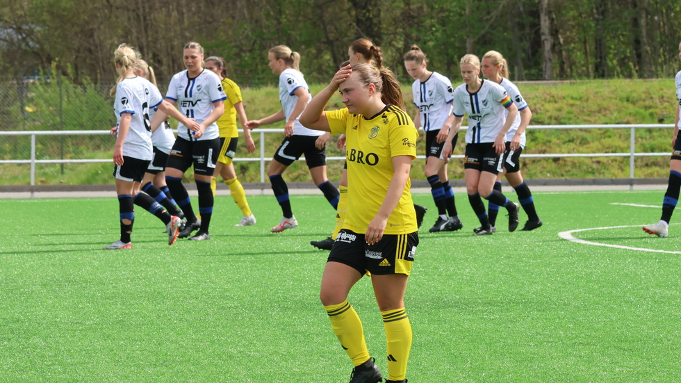 Efter fem raka segrar fick Vimmerby IF se sig besegrat av Ulricehamn hemma med 2-0.