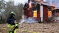 Kraftig brand i byggnad: "Övertänd"
