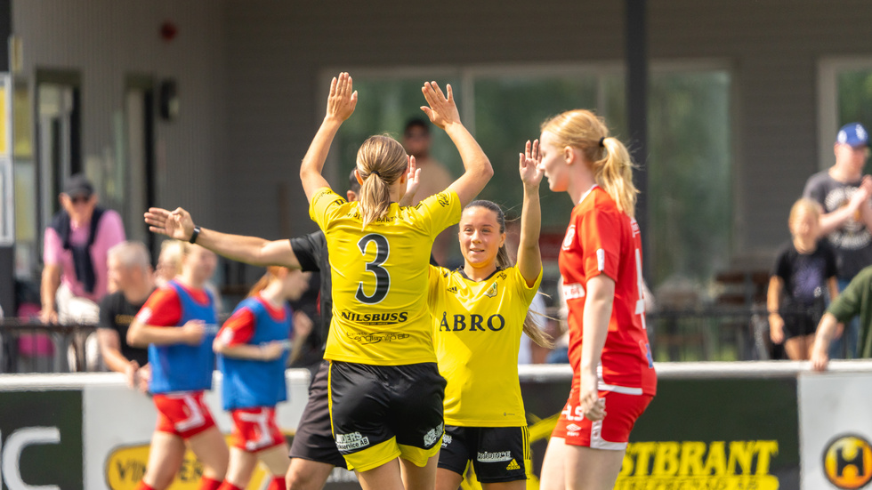 Sarah Falkevall gjorde två mål senast VIF mötte Kenty och vann med 4-0.