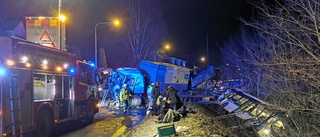  Buss och lastbil i krock i Sundsvall – ”allvarlig olycka”