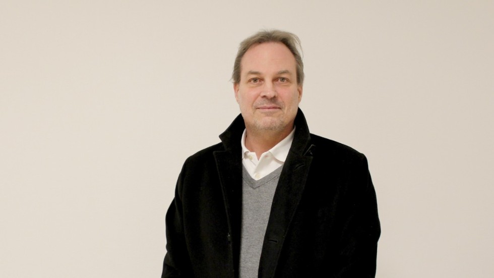 Lars Sandberg (C) är vice ordförande i socialnämnden och anställd hos Vimarhem.