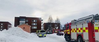 Lägenhetsbrand i Boden – livräddningsinsats pågår