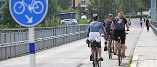 "Cykelvägarna är breda som boulevarder samtidigt som bilisterna får trängas"