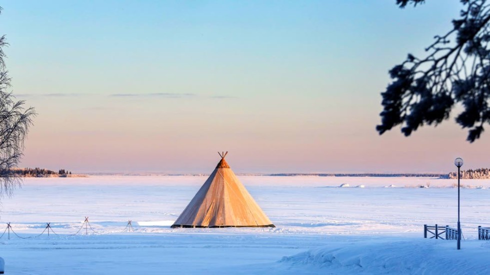 ”Det behövs en utredning om hur det samiska folket kan ges större inflytande över hur naturresurser får nyttjas i Sápmi.”