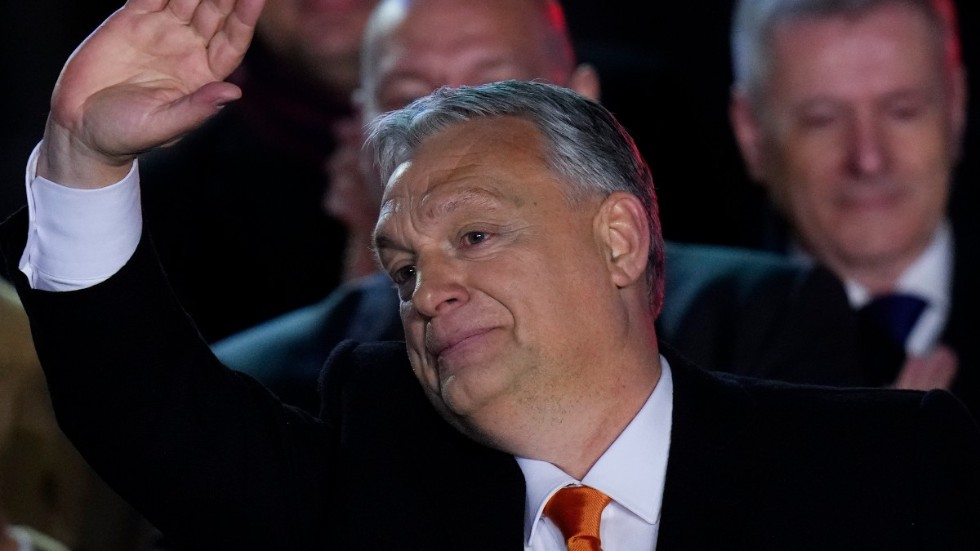 Ungerns premiärminister Viktor Orbán, här på sin valvaka i söndags, tog hem en storseger i parlamentsvalet.