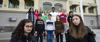 Skolelever protesterar – maten räcker inte till: "Vi är hungriga"
