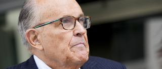 Pank Giuliani tvingas be Trump om pengar