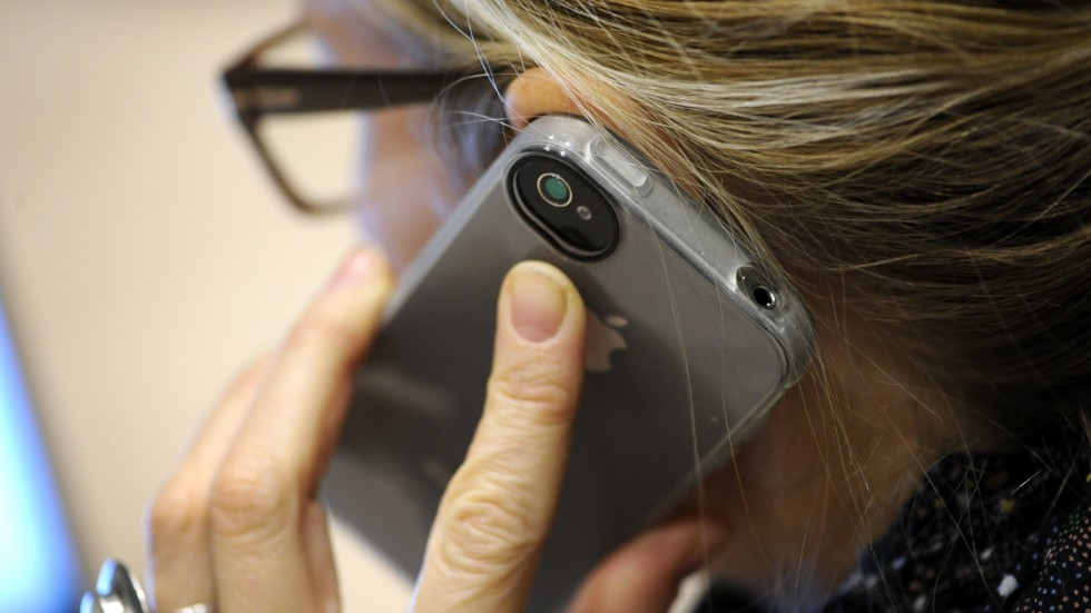 Frankrike har stoppat en av Apples telefonmodeller på grund av för hög strålning. Arkivbild.
