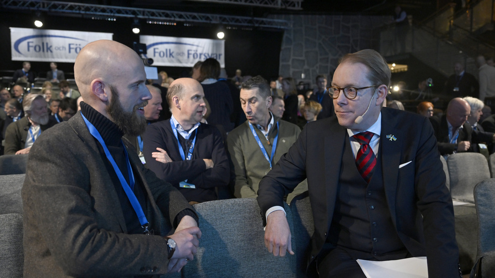Carl-Oskar Bohlin (M) minister för civilt försvar,  och utrikesminister Tobias Billström (M) på Folk och försvars rikskonferens som inleds i Sälen. 