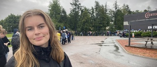 Här köar Uppsalastudenterna i timmar – för att få komma hem