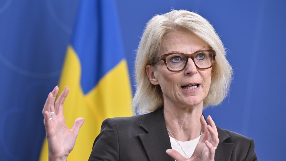 Finansminister Elisabeth Svantesson (M) presenterar ett nytt jobbskatteavdrag värt 11 miljarder kronor i höstens budget.
