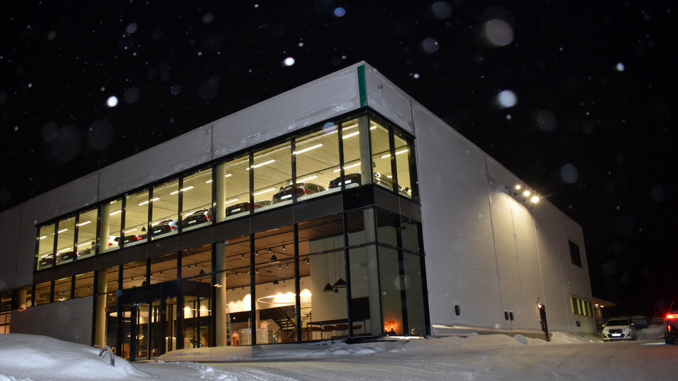The new location on Tjärnvägen is close to other car dealerships in Skellefteå. 