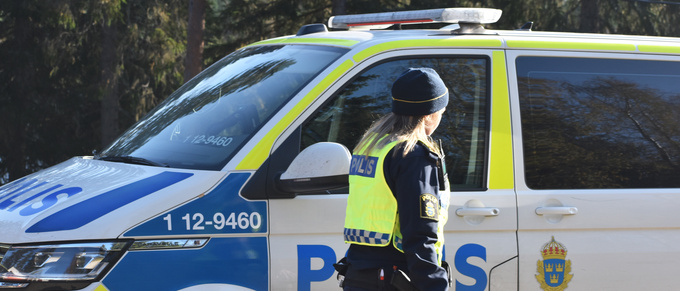 Två män i vit skåpbil ska ha sökt kontakt med fler barn i Luleå