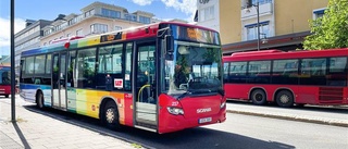 LLT firar pride med regnbågsfärgade bussar