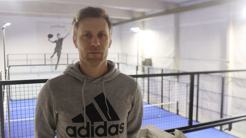 Jonas Fors tog över padelhallen i Storebro tillsammans med Jens Virtanen i september och driver den under namn J Padel Club.