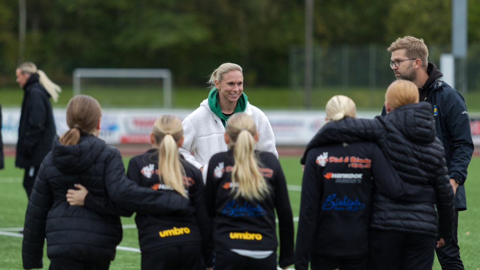 VM-stjärnan Jonna Andersson var på plats på Vifolkavallen under tisdagkvällen.