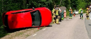 74-åring somnade vid ratten – körde in i mötande bil