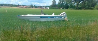 Att angöra en åker: Jan hittade båt med udda ankringsplats