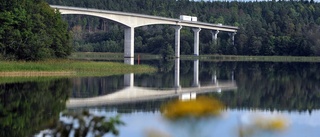 Bil tappade släpp på Strängnäsbron – seriekrock orsakades