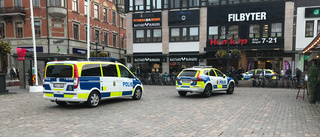 Polispådrag i centrala Linköping – man slog butiksanställd blodig