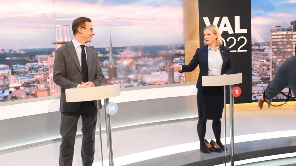 "S och M måste på något sätt enas om hur det ska gå till att styra Sverige med det splittrade partisystem som vuxit fram", skriver Anders Jonsson i sin ledare. På bilden syns Ulf Kristersson och Magdalena Andersson i en tidigare debatt.