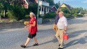 Ministern stärkte upp dörrknackningskampanj i Högsjö: "Ett unikt sätt att komma i kontakt med människor"