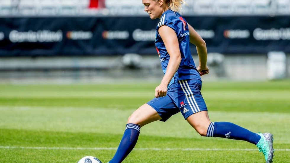 Magdalena Eriksson fortsätter i Chelsea.